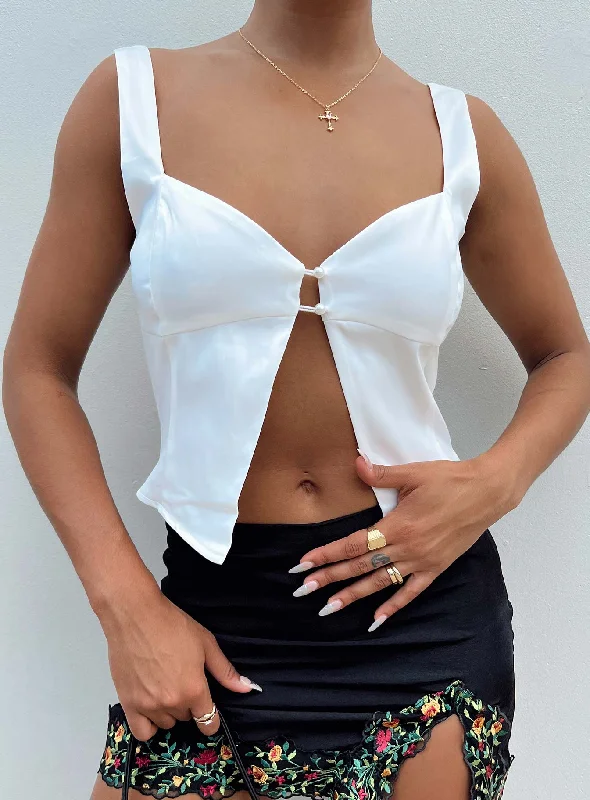 Glamorous Fashion Offers Stylish Women's Attire Glamorous Fashion Offers Binkar Top White