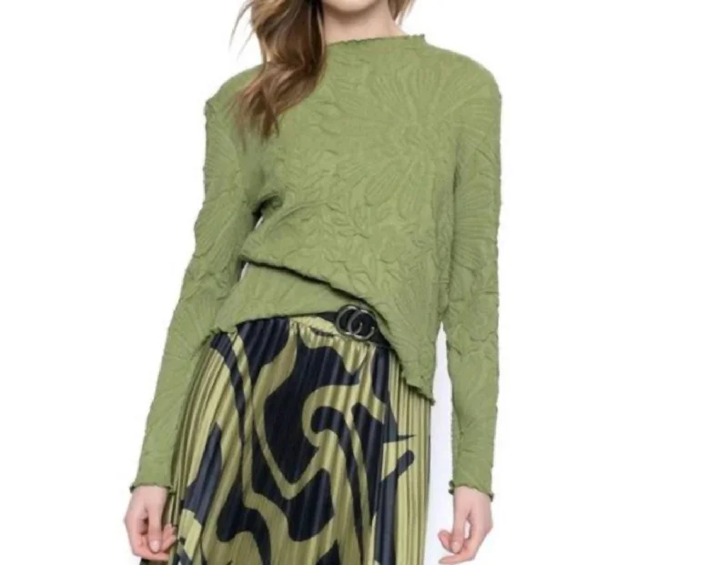 Glamorous Fashion Offers Floral Embossed Top In Green