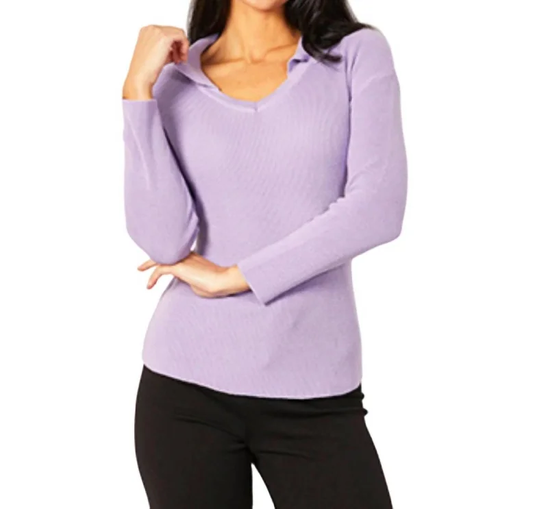 Trend Alert Collared V-Neck Top In Lilac