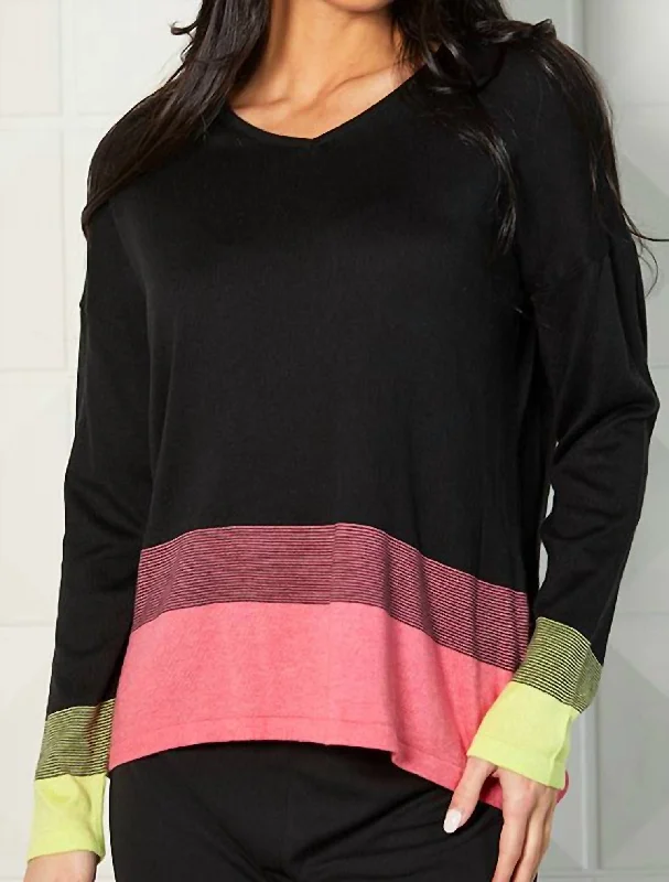 Casual Fashion Ombre 3/4 V-Neck Top In Black/coral