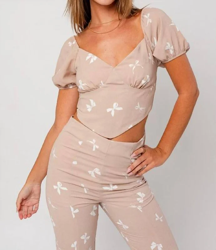 Season Sale Looking At You Top In Taupe