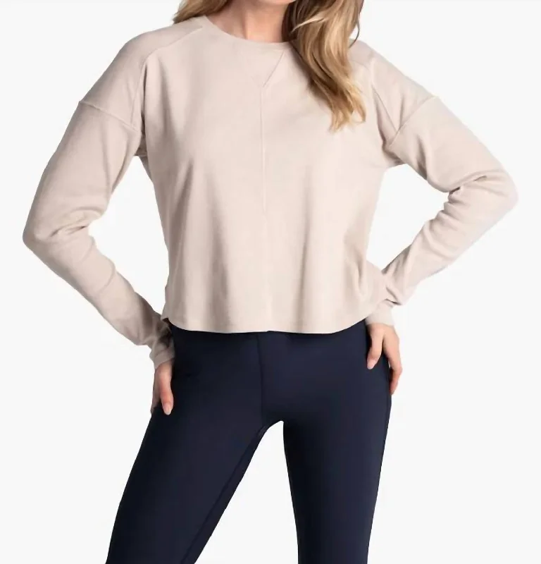 Sporty Fashion Offers Classic Crew Top In Abalone