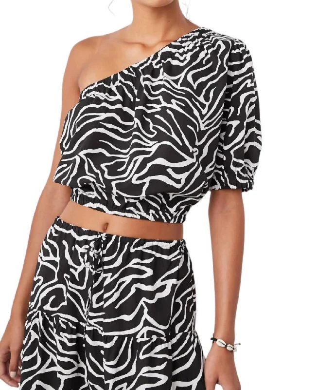 Seasonal Clearance Evy Top In Contour Lines