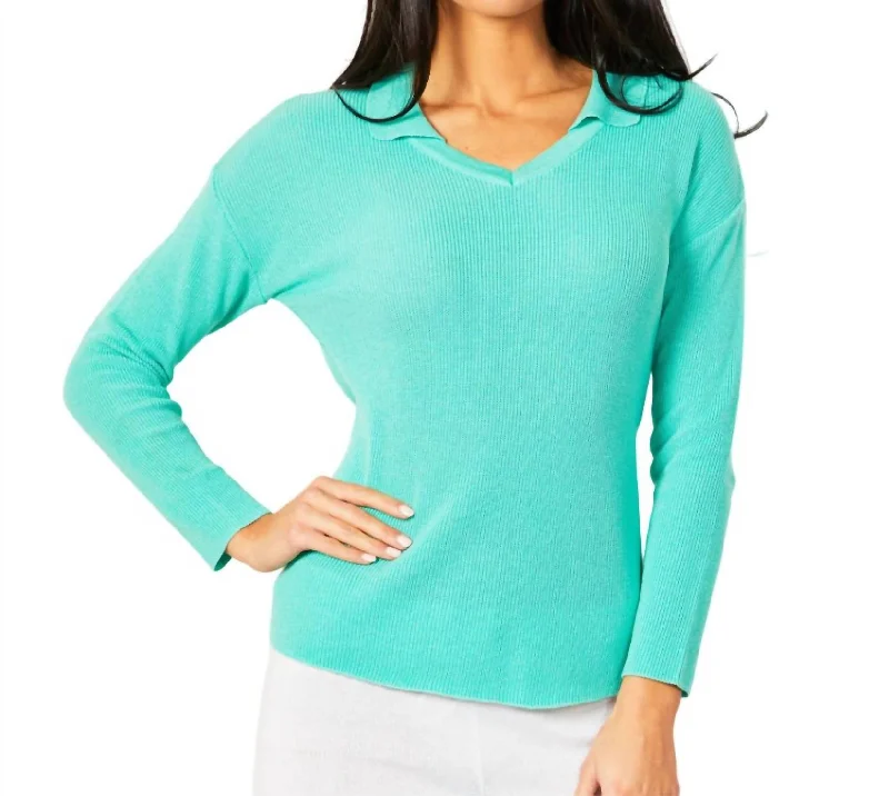 Fashionista Favorites Collared V-Neck Top In Mint