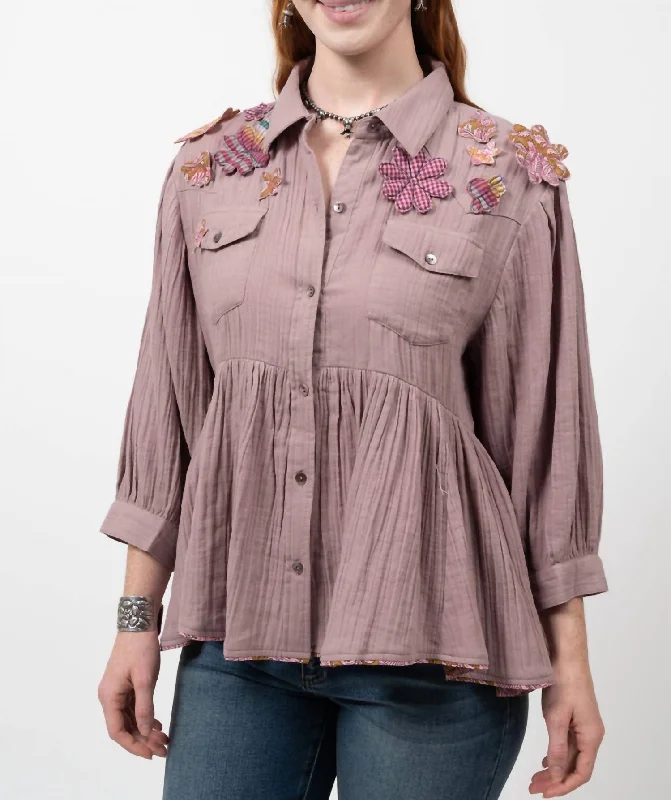 Quick Grab Deals Carrying Flowers Peplum Top In Mauve