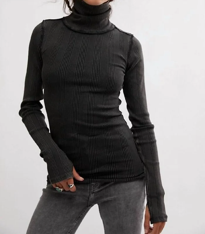 Get The Latest Trends Brynn Turtleneck Top In Black