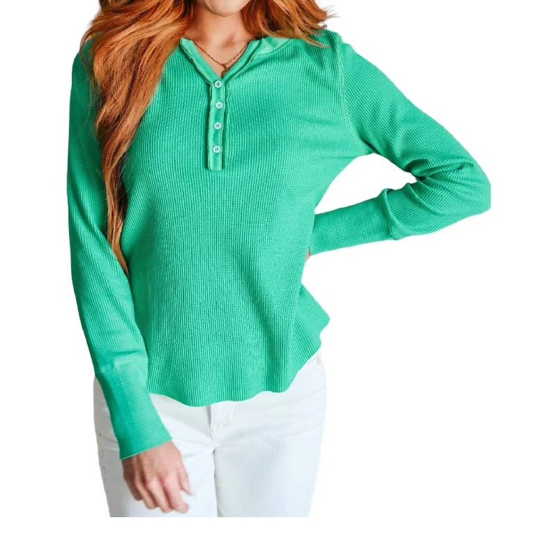 Sporty Fashion Offers Waffle Knit Henley Top In Green