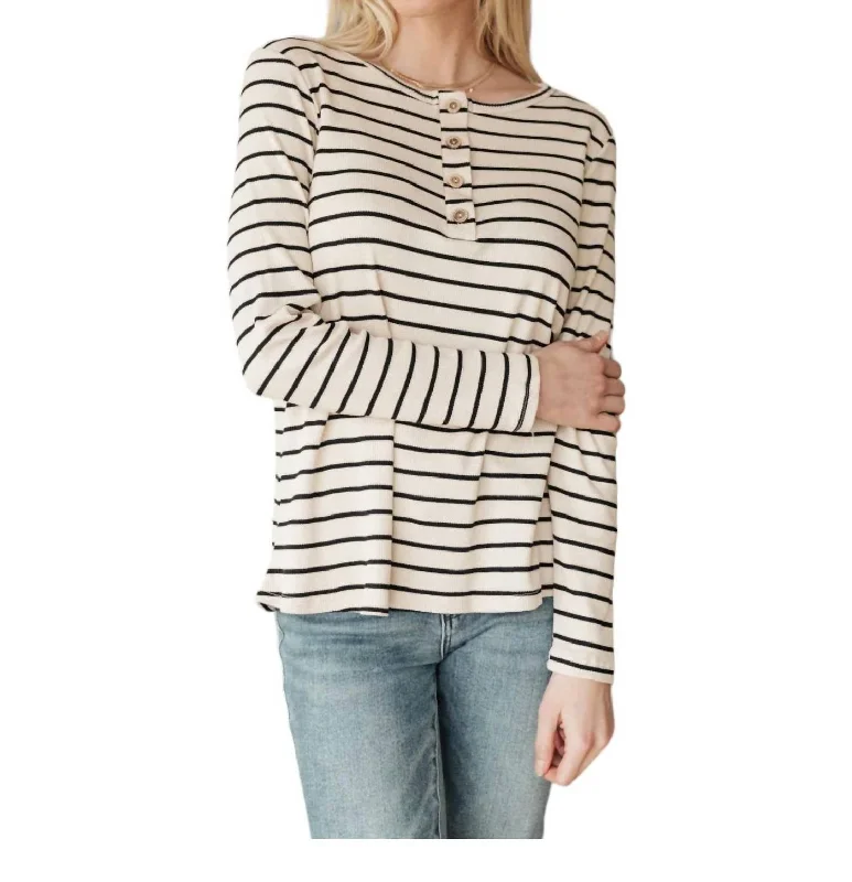 Limited Stock, Big Sale Stripe Right Top In White And Black