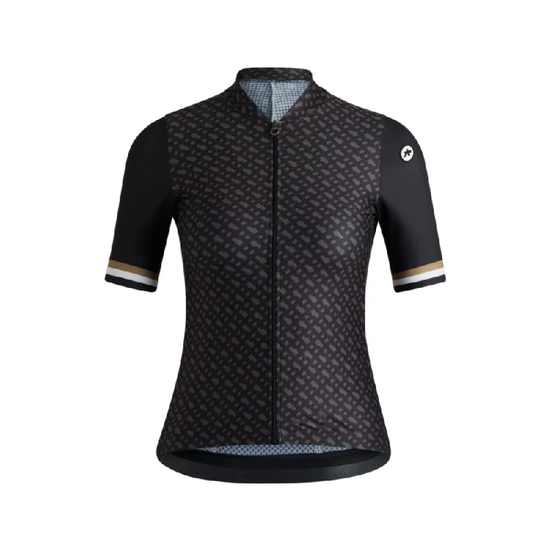 Catch Every Fashion Trend x ASSOS training jersey with stretchable secure rear pockets