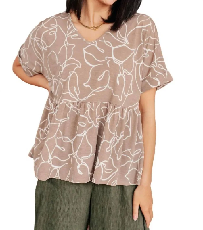 Fashion Deal Petals V-Neck Top In Mocha