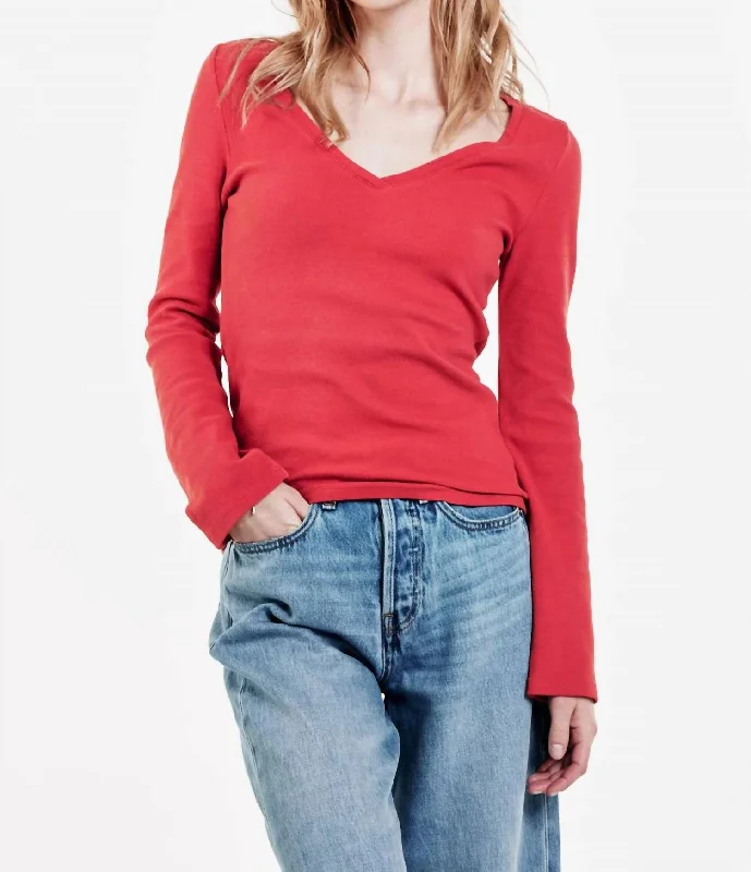 Latest Trends Scarlett V-Neck Top In Red