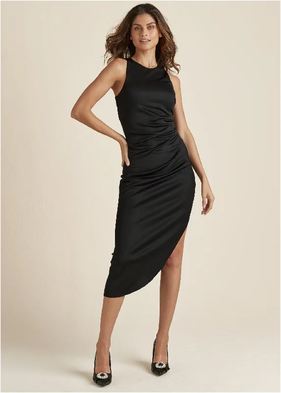 Women's Comfy Attire For Lounging Vintage-Inspired Style Offers Ruched Bodycon Dress - Black Women's Comfy Attire For Lounging Vintage-Inspired Style Offers Ruched Bodycon Dress - Black